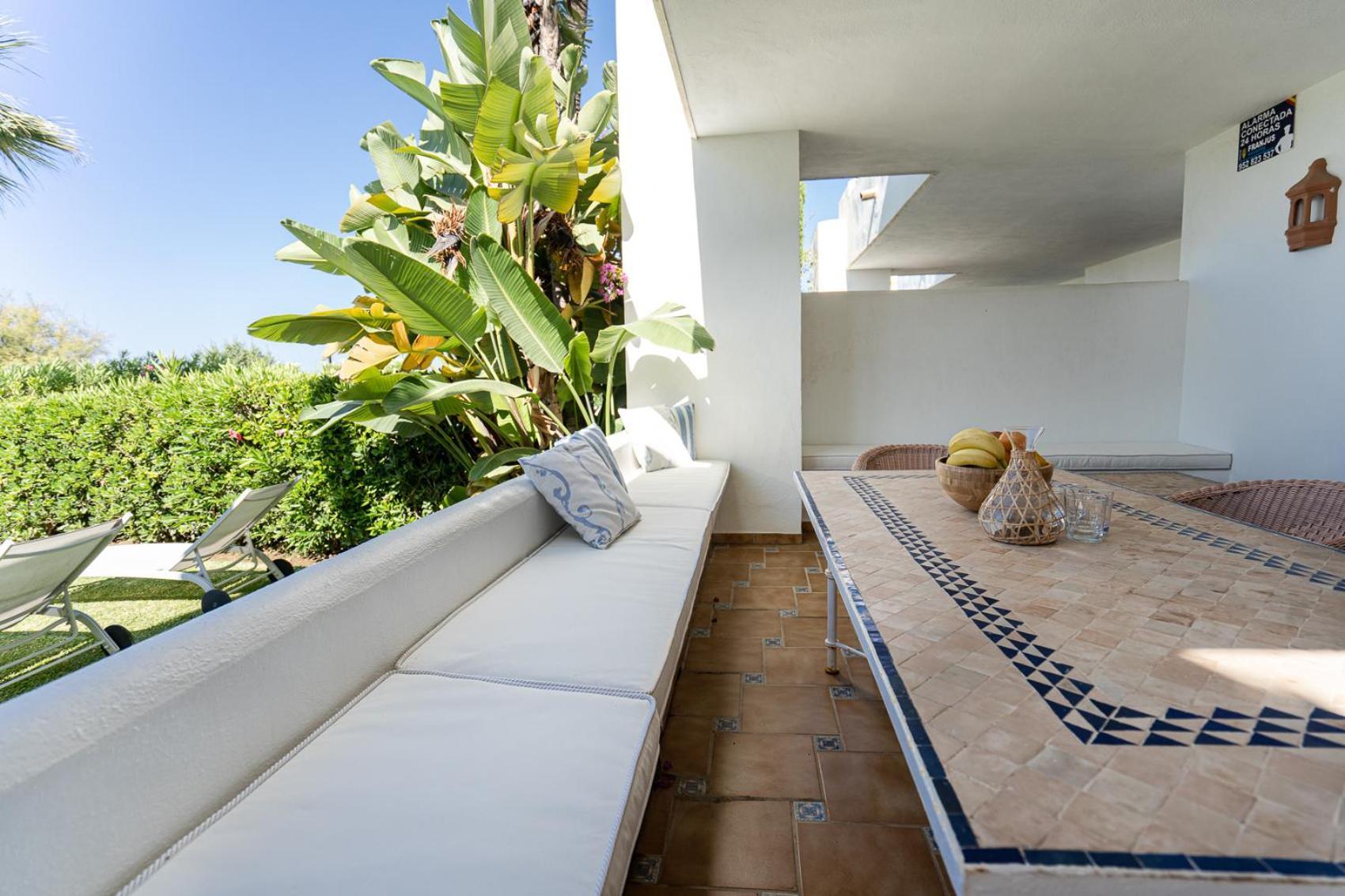 Front-Line Garden Apartment In Palm Beach, Marbella Exterior photo